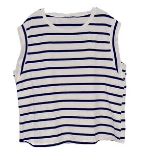 Wiholl Black and White Boxy Tank Top with Crew Neck and Sleeveless Design